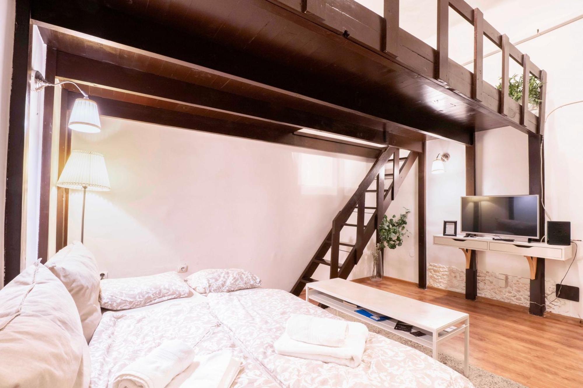 Quiet Cozy Apartment In Party Street E1 بودابست المظهر الخارجي الصورة
